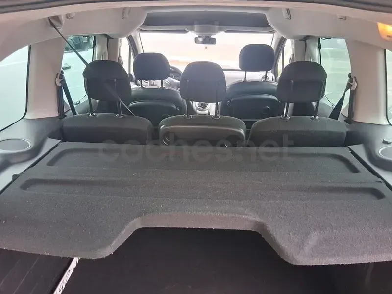 Usado Citroën Berlingo Feel 100 HP (73 kW) 2016 Cinzento Monovolume