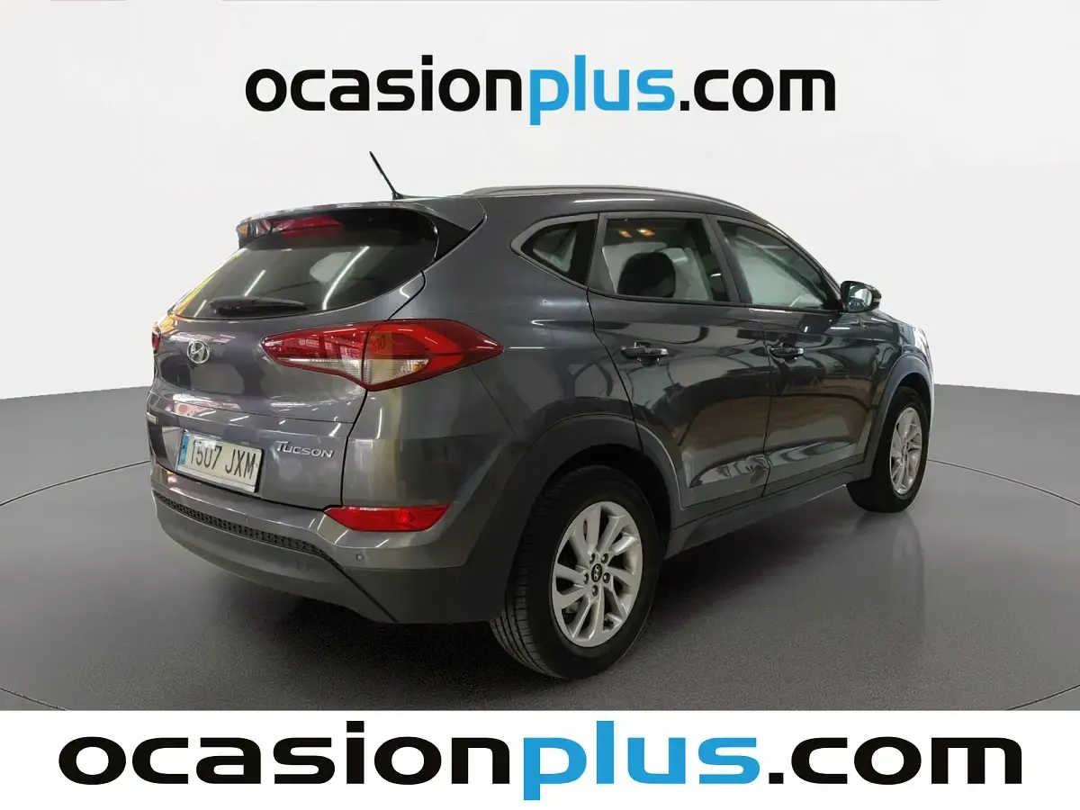 Usado Hyundai Tucson 115 CV (84 kW) 2017 Gris SUV