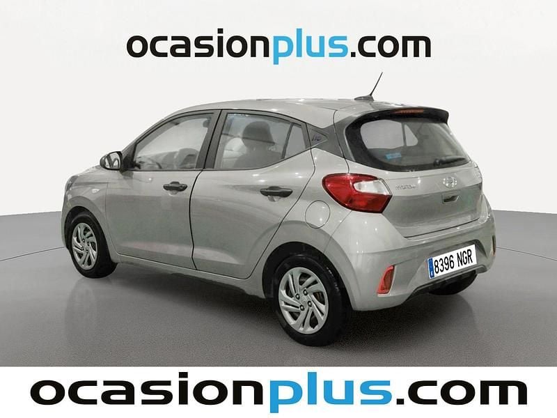 Usado Hyundai i10 67 CV (49 kW) 2022 Gris plata Utilitario