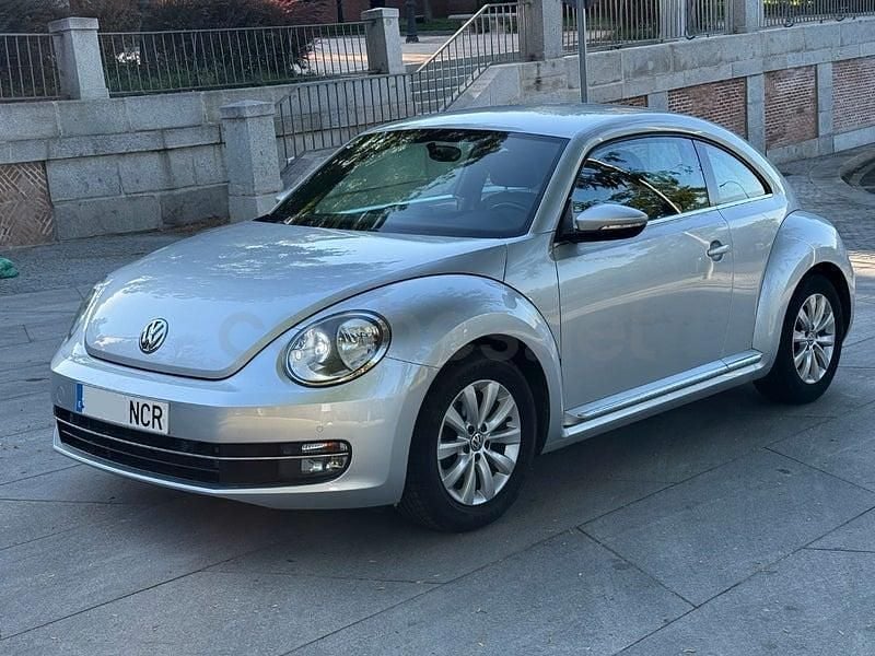Usado VW Beetle 105 CV (77 kW) 2014 Gris / plata Utilitario