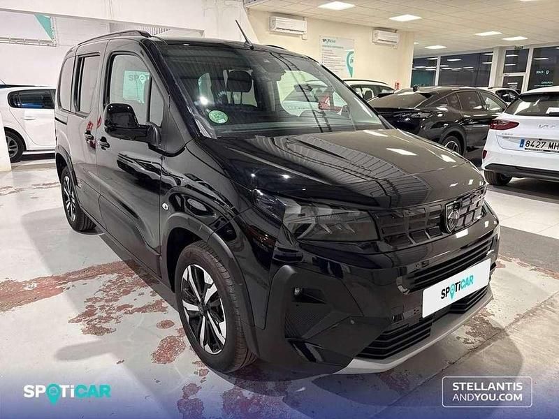 Usado Peugeot Rifter GTi 131 CV (96 kW) 2025 Negro Monovolumen