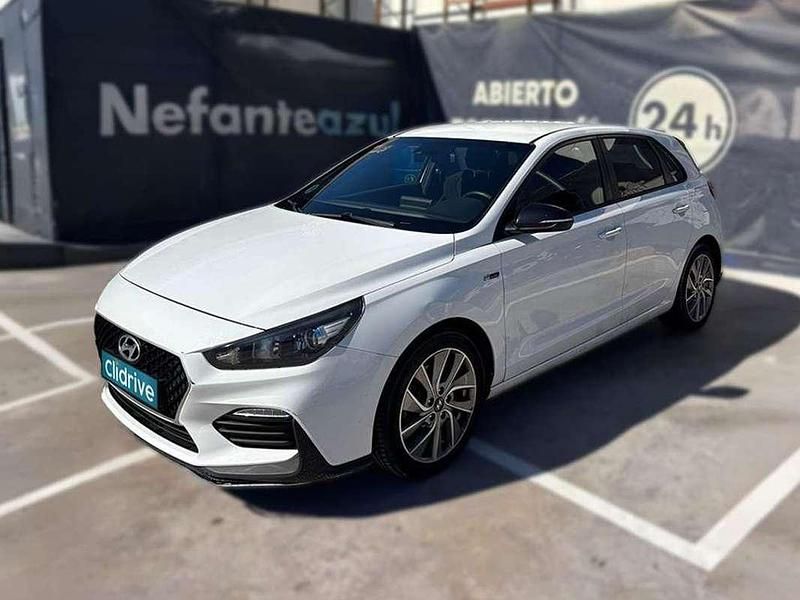 Usado Hyundai i30 N Line 120 CV (88 kW) 2019 Blanco Berlina