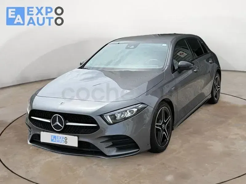 Usado Mercedes A180 116 CV (85 kW) 2021 Gris / plata Berlina