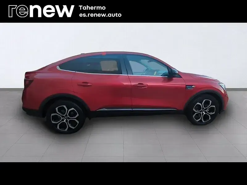Usado Renault Arkana Zen 145 CV (106 kW) 2022 Rojo SUV