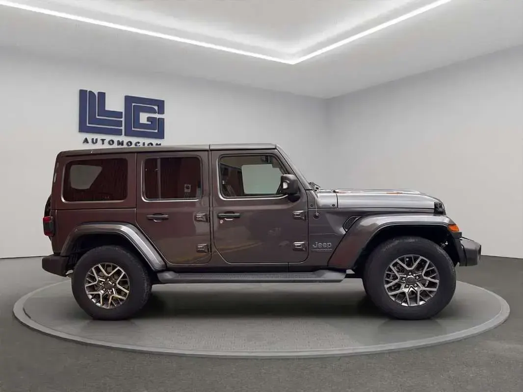 Usado Jeep Wrangler 381 CV (280 kW) 2021 Gris SUV