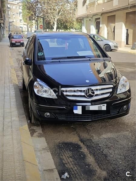Usado Mercedes B200 136 CV (100 kW) 2007 Negro Monovolumen