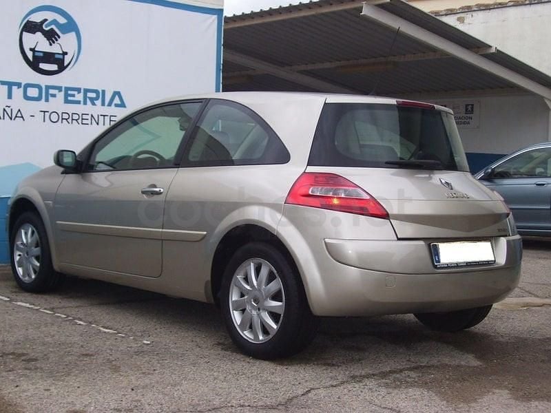Usado Renault Mégane II Dynamique 105 CV (77 kW) 2008 Beige Berlina