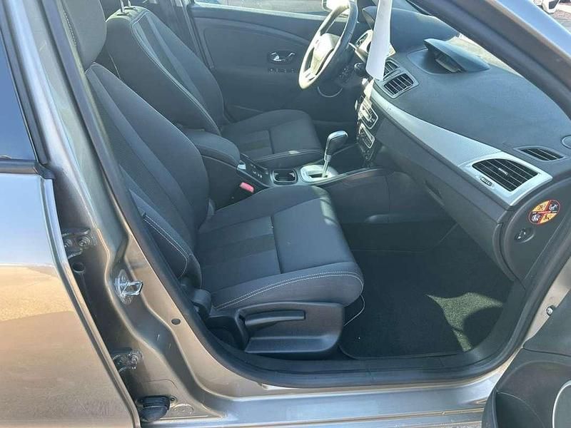 Usado Renault Mégane III Dynamique 110 CV (80 kW) 2012 Beige Utilitario