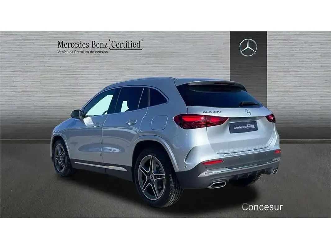 Usado Mercedes GLA200 163 CV (119 kW) 2025 Plateado SUV