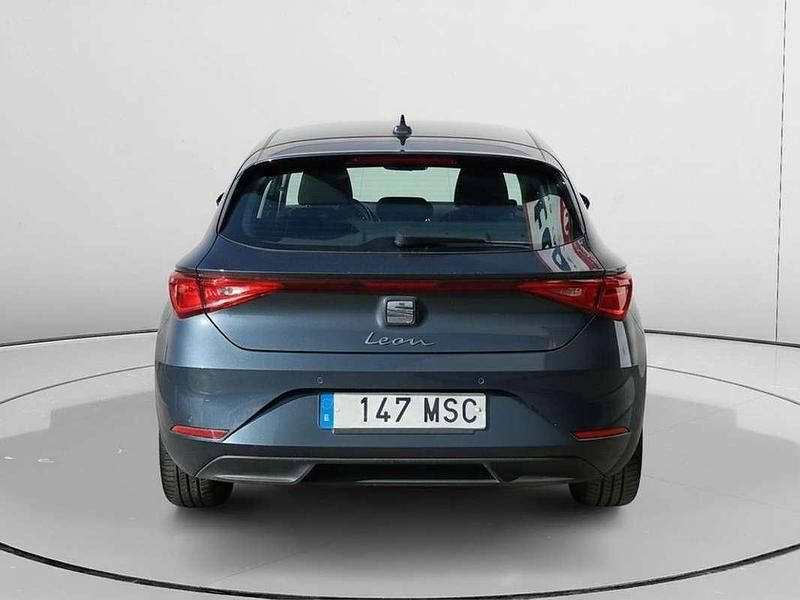 Usado Seat Leon Style 111 CV (81 kW) 2024 Azul Utilitario