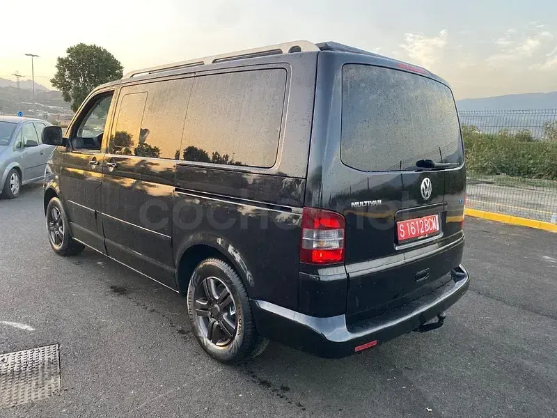 Usado VW Multivan Highline 174 CV (127 kW) 2008 Negro Monovolumen