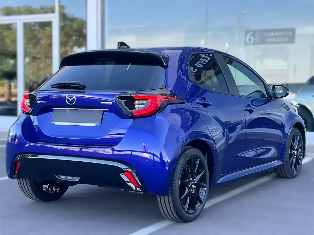 Usado Mazda 2 Homura-Line 116 CV (85 kW) 2025 Azul Berlina