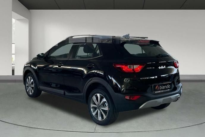 Usado Kia Stonic 101 HP (74 kW) 2025 Preto SUV