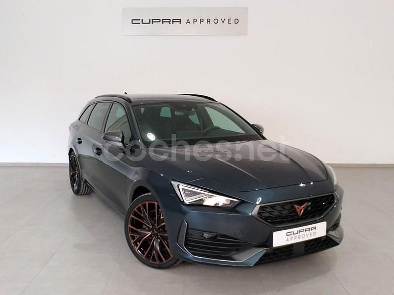 Gris / plata Usado 2024 Cupra Leon VZ Familiar | 30.290 € (Precio justo) - Imagen 1/4