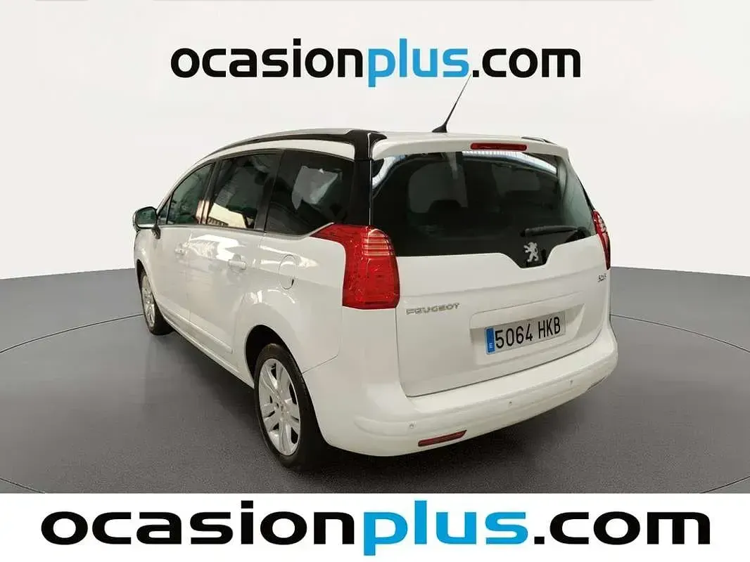 Usado Peugeot 5008 Allure 156 CV (114 kW) 2012 Blanco Monovolumen
