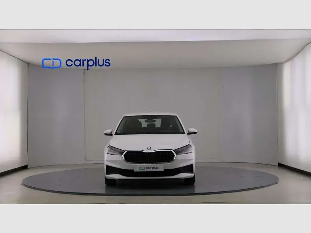 Usado Skoda Fabia 80 CV (58 kW) 2022 Blanco Utilitario