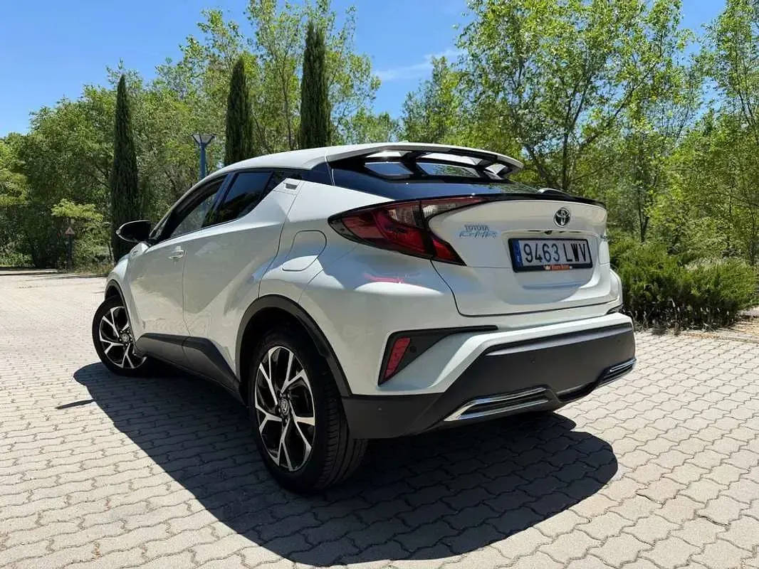 Używany Toyota C-HR Advance 184 KM (135 kW) 2022 Biały SUV