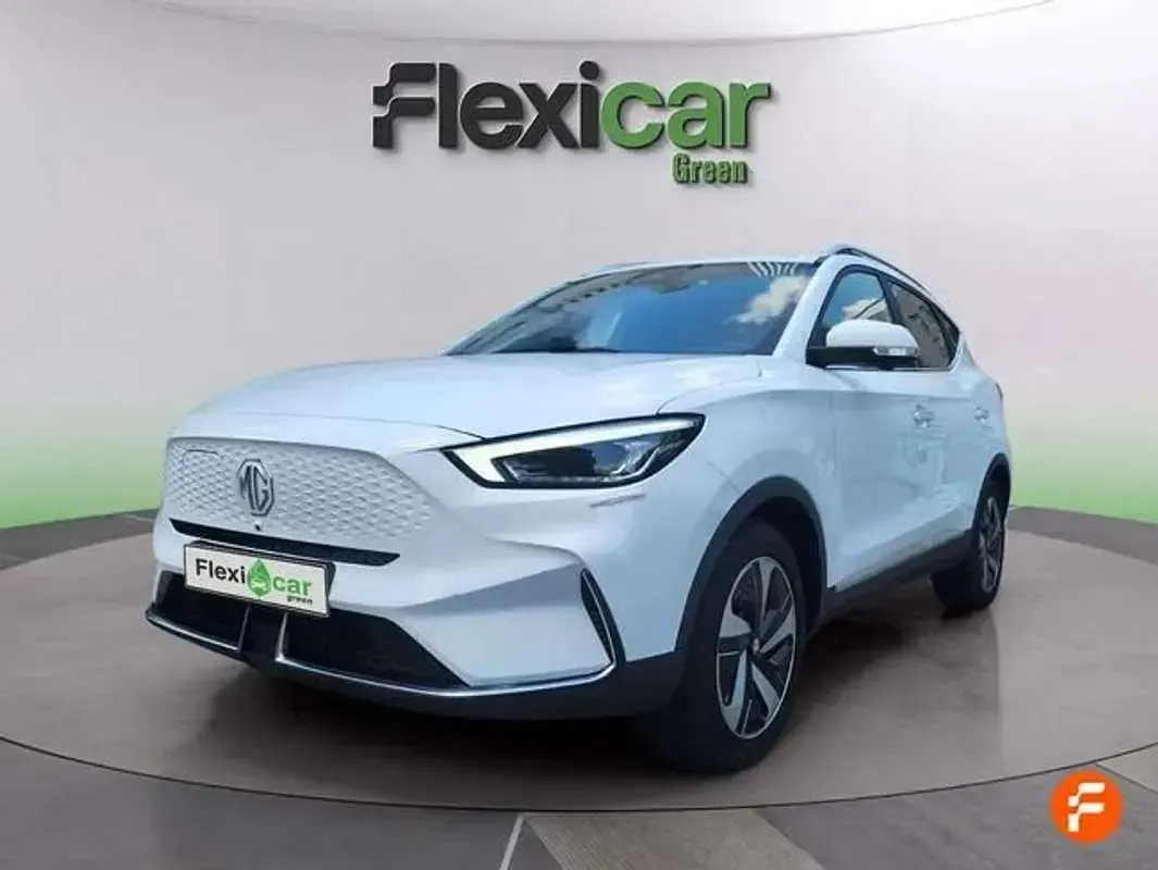Usado MG ZS Luxury 114 kW (156 CV) 2023 Blanco SUV