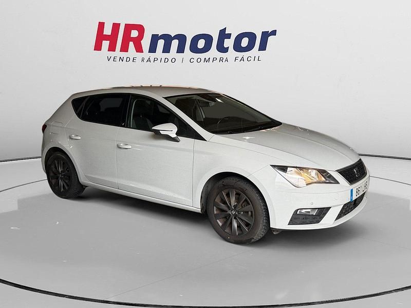 Usado Seat Leon Style 132 CV (97 kW) 2020 Blanco Utilitario