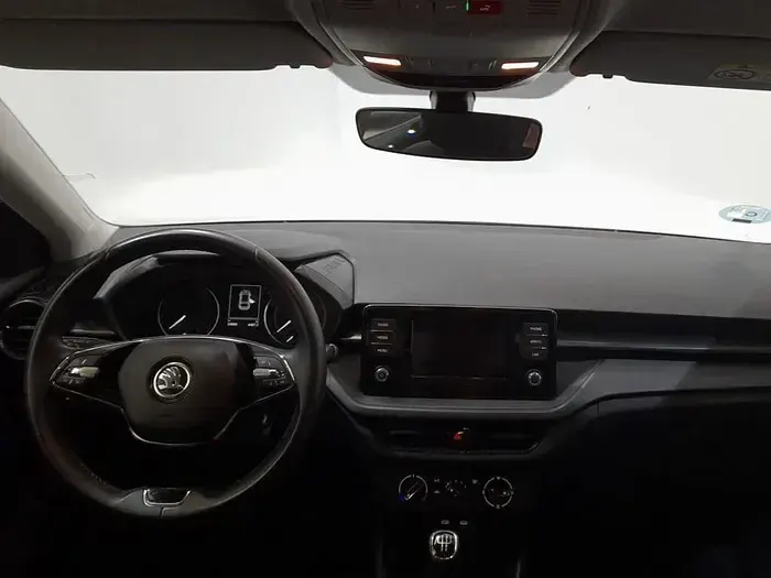Usado Skoda Fabia Active 80 CV (58 kW) 2022 Blanco Utilitario