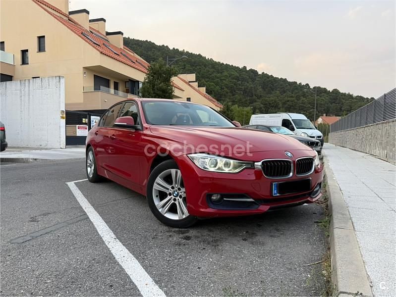 Usado BMW 318 143 CV (105 kW) 2013 Rojo Familiar
