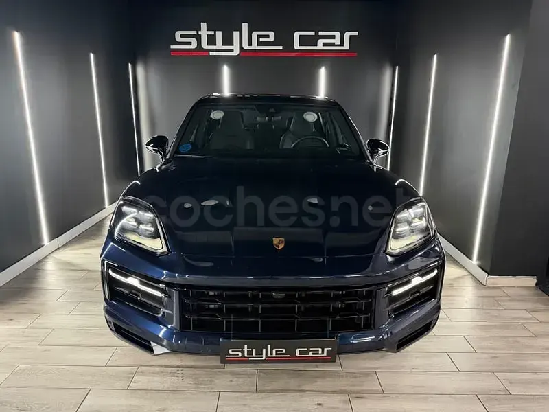 Usado Porsche Cayenne S E-Hybrid Black Edition 519 CV (381 kW) 2025 Azul SUV