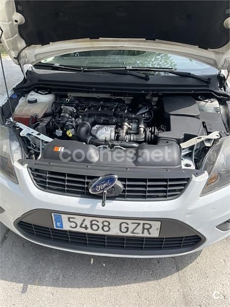 Blanco Usado 2010 Ford Focus Trend Familiar | 3200 € (Precio justo) - Imagen 1/2