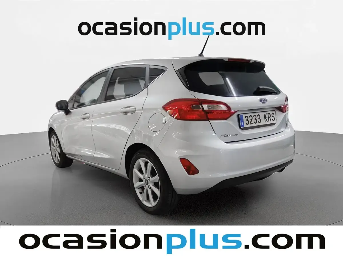 Usado Ford Fiesta Trend+ 101 CV (74 kW) 2018 Gris Utilitario