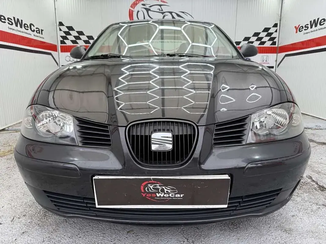 Usado Seat Ibiza 101 CV (74 kW) 2004 Negro Utilitario