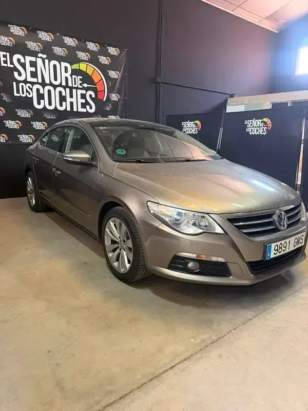 Usado VW Passat 160 CV (117 kW) 2009 Gris Coupe