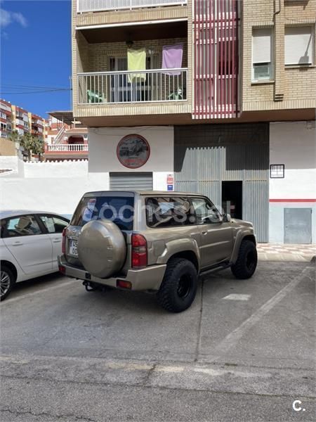 Beige Usado 2004 Nissan Patrol SUV | 17.000 € (Precio justo) - Imagen 1/4