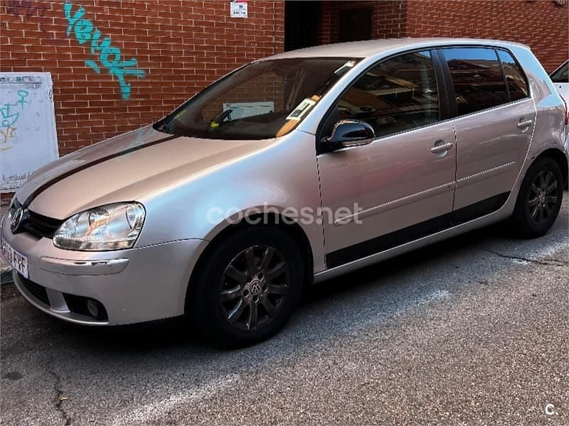 Usado VW Golf IV 100 CV (73 kW) 2005 Gris / plata Familiar