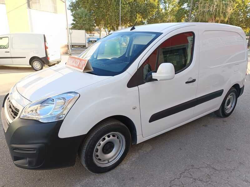 Blanco Usado 2018 Peugeot Partner Premium Monovolumen | 8500 € (Precio justo) - Imagen 1/4