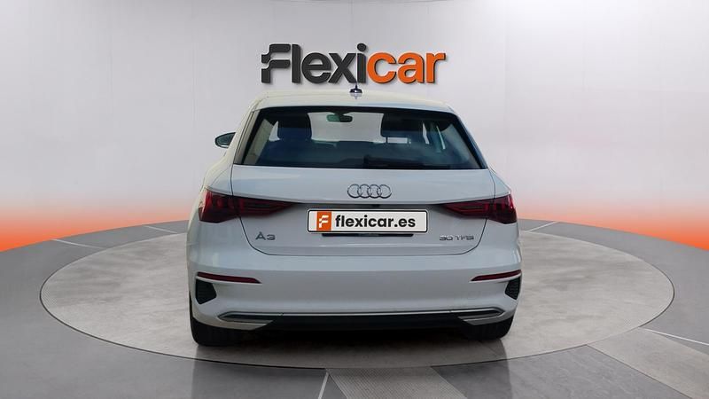 Używany Audi A3 Premium 110 KM (80 kW) 2022 Biały Sedan/Limuzyna