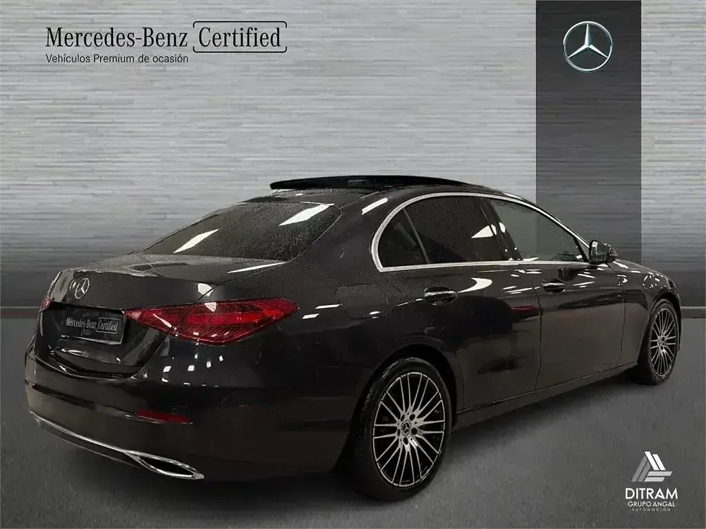 Usado Mercedes C220 200 CV (147 kW) 2024 Gris grafito Berlina