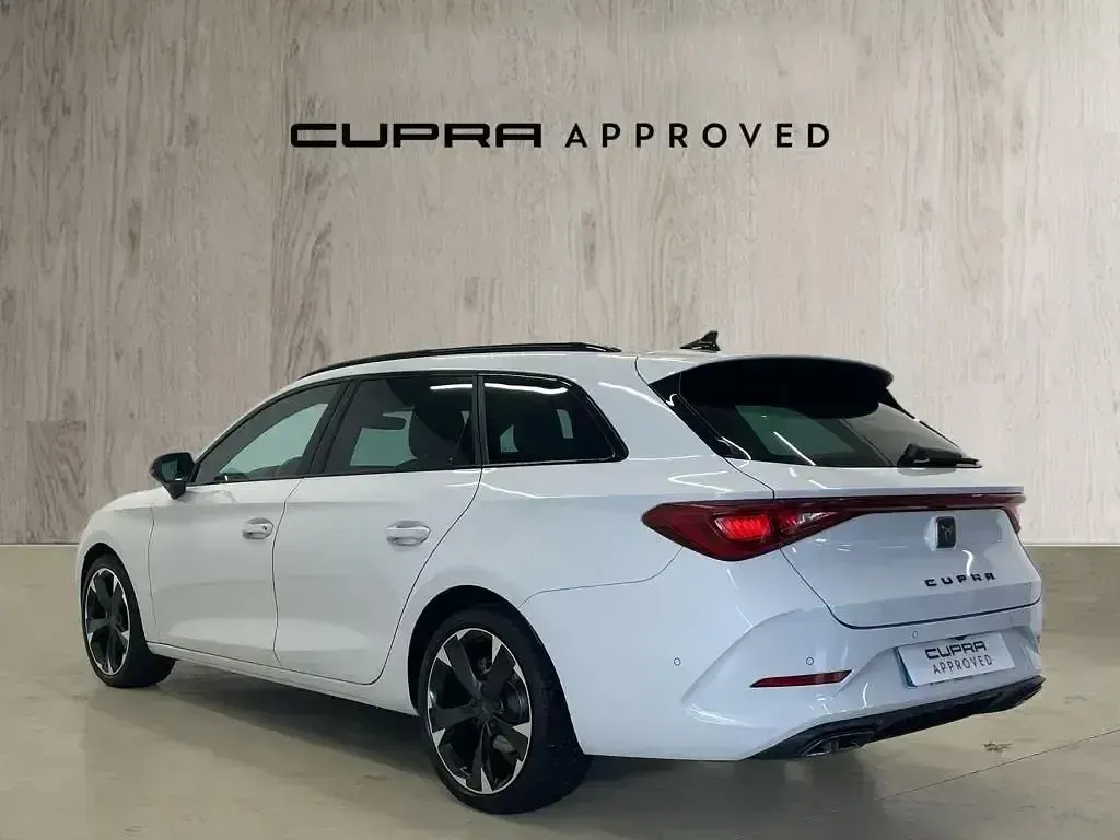 Usado Cupra Leon 150 CV (110 kW) 2023 Blanco Familiar