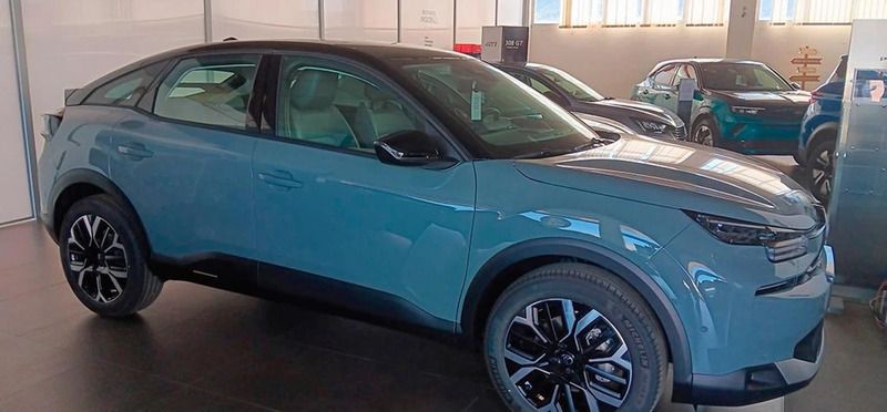 Manhattan green Nuevo 2025 Citroën C4 Business Class Berlina | 22.100 € (Buen precio) - Imagen 1/4
