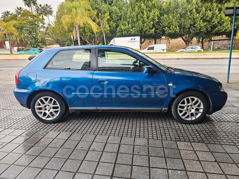 Azul Usado 2002 Audi A3 Ambition Berlina | 3500 € (Precio justo) - Imagen 1/4