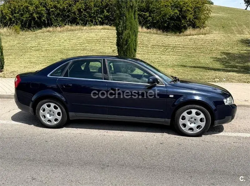 Usado Audi A4 150 CV (110 kW) 2005 Azul Berlina