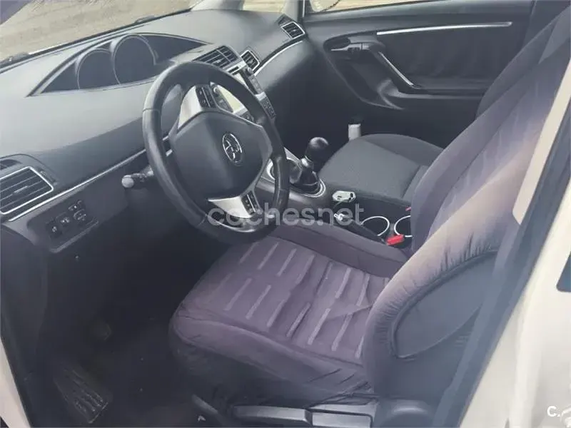 Usado Toyota Verso Active 132 CV (97 kW) 2013 Blanco Monovolumen