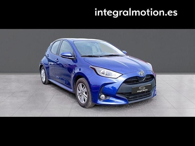 Usado Toyota Yaris Edition 125 CV (91 kW) 2024 Azul Berlina