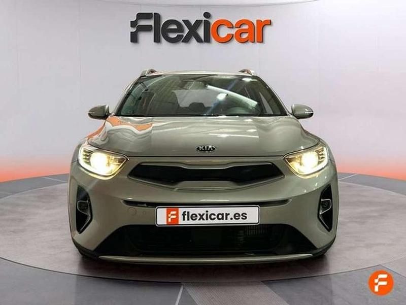 Usado Kia Stonic 101 CV (74 kW) 2021 Gris SUV
