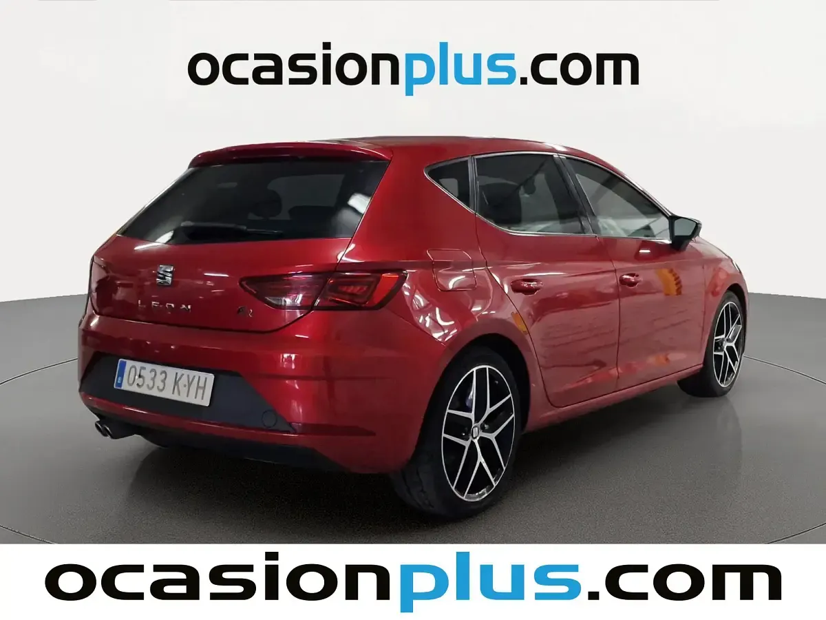 Usado Seat Leon FR 150 CV (110 kW) 2019 Rojo Utilitario