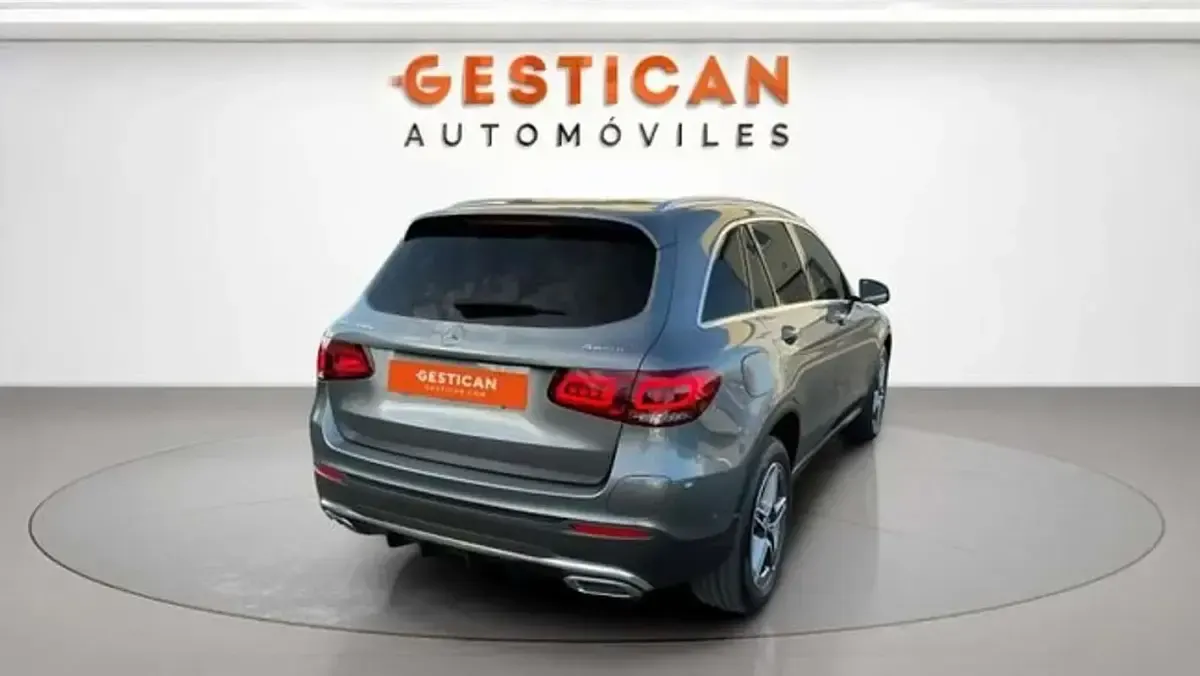 Usado Mercedes GLC350 320 CV (235 kW) 2022 Plateado SUV