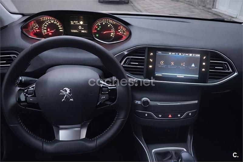 Usado Peugeot 308 Active 130 CV (95 kW) 2019 Blanco Berlina