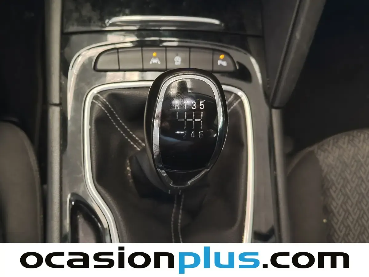 Usado Opel Insignia Selective 136 CV (100 kW) 2019 Gris Berlina