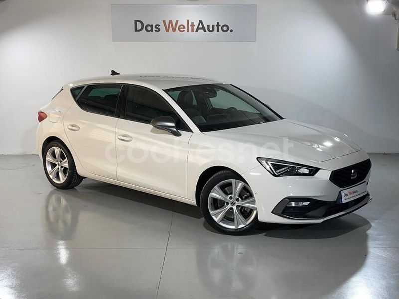 Blanco Usado 2024 Seat Leon FR Berlina | 28.250 € (Precio justo) - Imagen 1/4