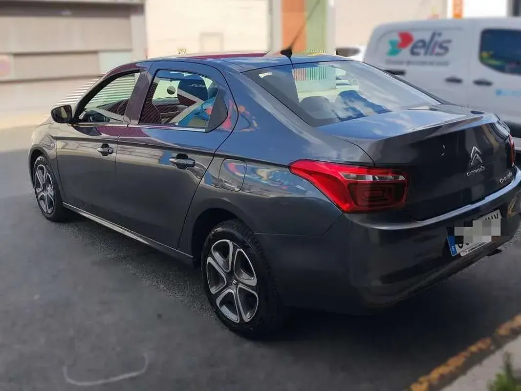 Usado Citroën C-Elysee I Shine 99 CV (72 kW) 2018 Gris Berlina