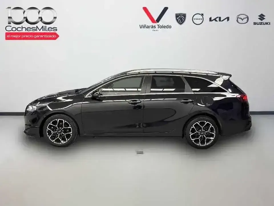 Usado Kia Ceed Style 100 CV (73 kW) 2025 Negro Utilitario