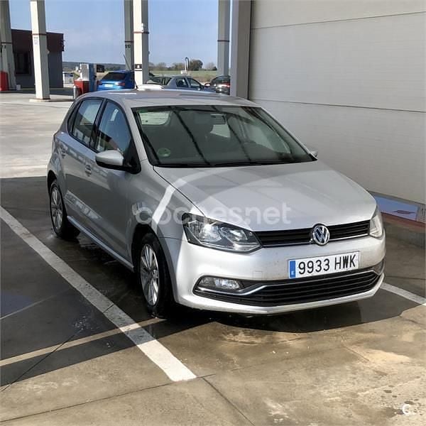 Usado VW Polo Advance 90 CV (66 kW) 2014 Gris / plata Berlina